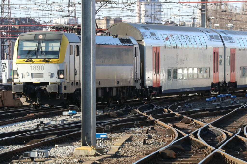 Rail traffic resumes, but with significant delays