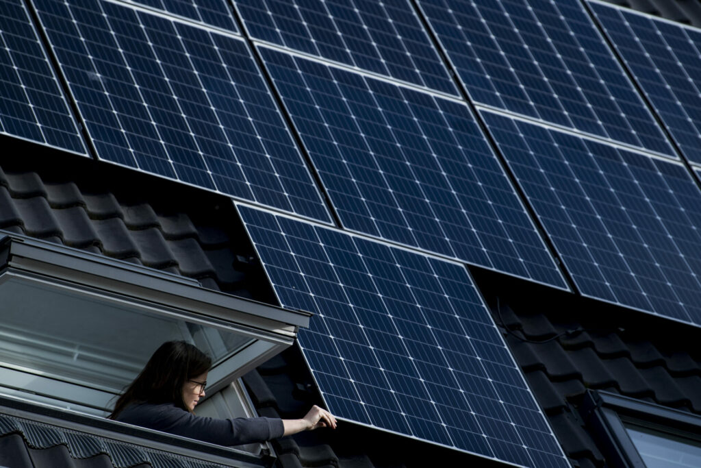 400,000 solar panels to be installed on Flemish social housing