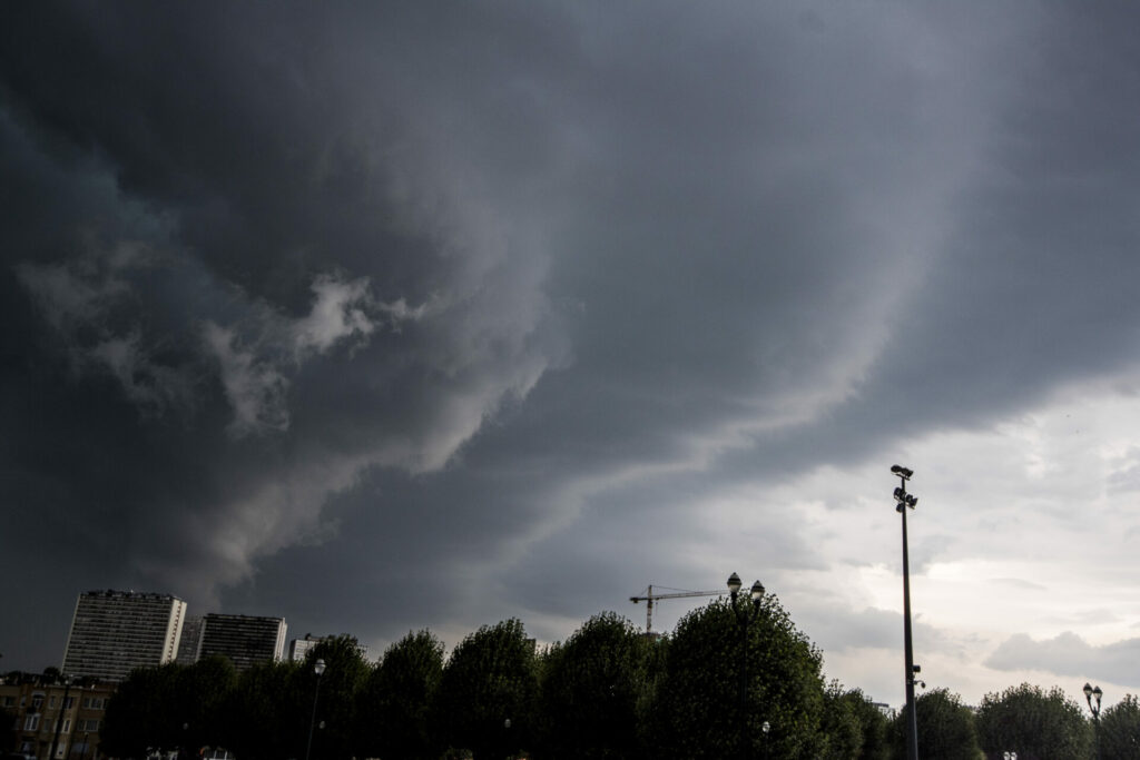Localised storms forecast as temperatures cool