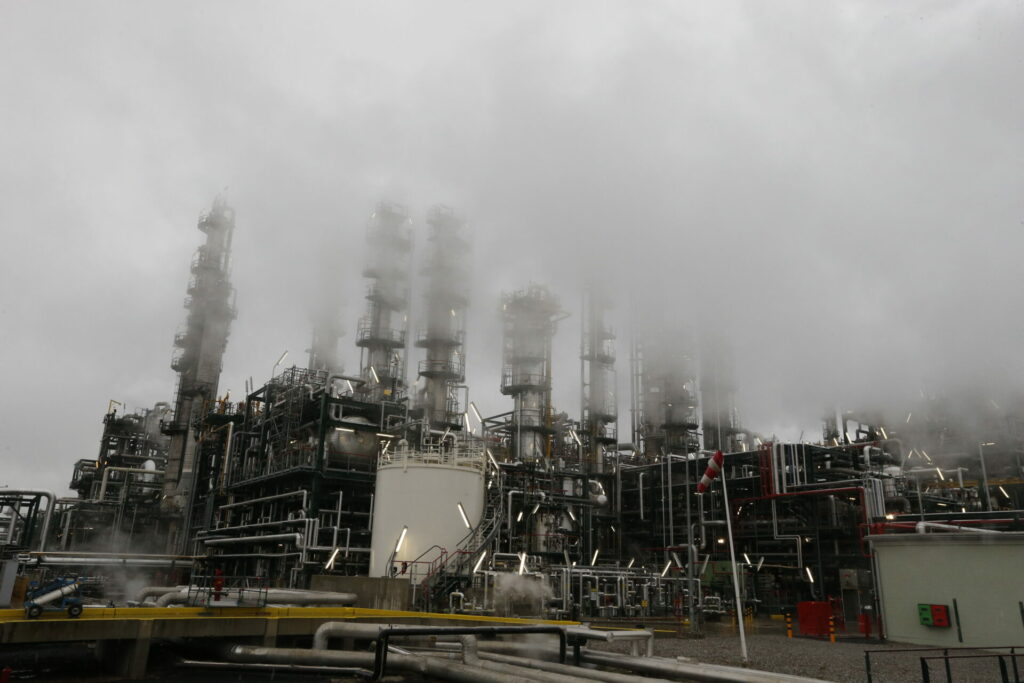 Oil giants quadruple profits amid sky-high energy prices