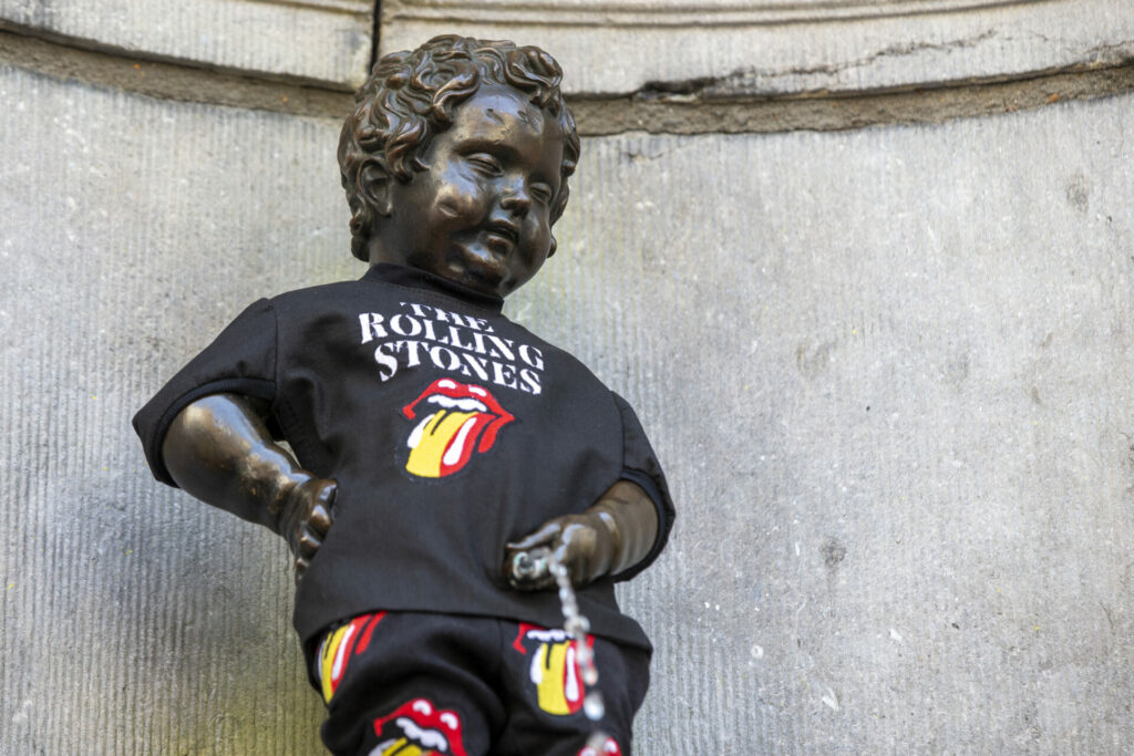 Manneken-Pis dressed up as a Rolling Stones fan ahead of Brussels gig