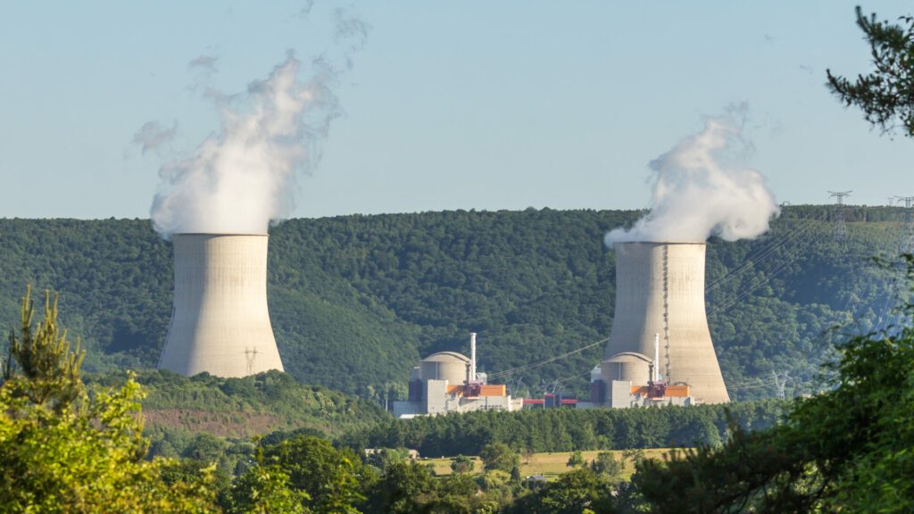 France considers a plant to convert reprocessed uranium