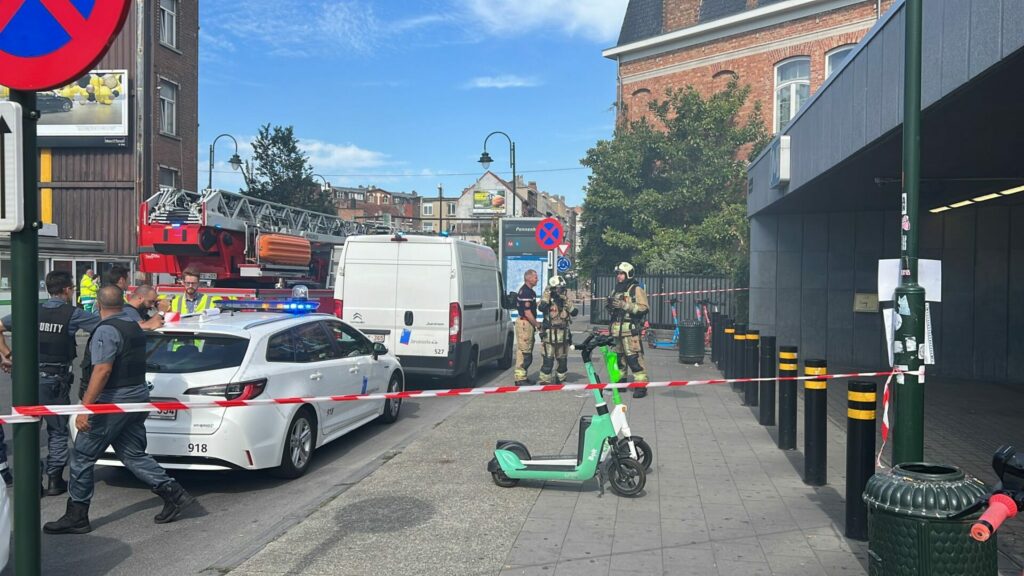 Pannenhuis metro station evacuated by Brussels fire brigade