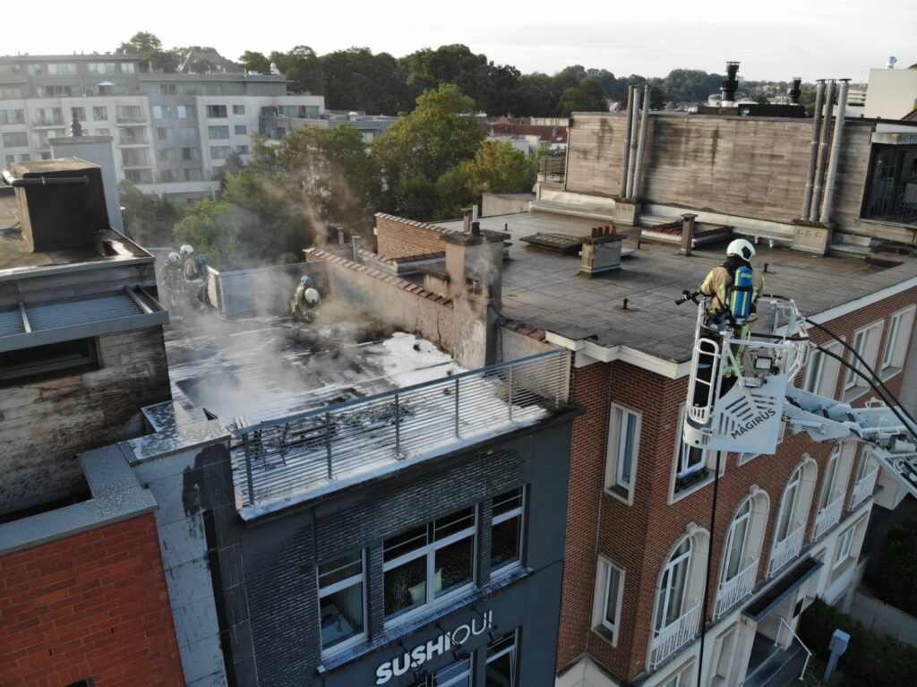 Terrace catches fire in Auderghem