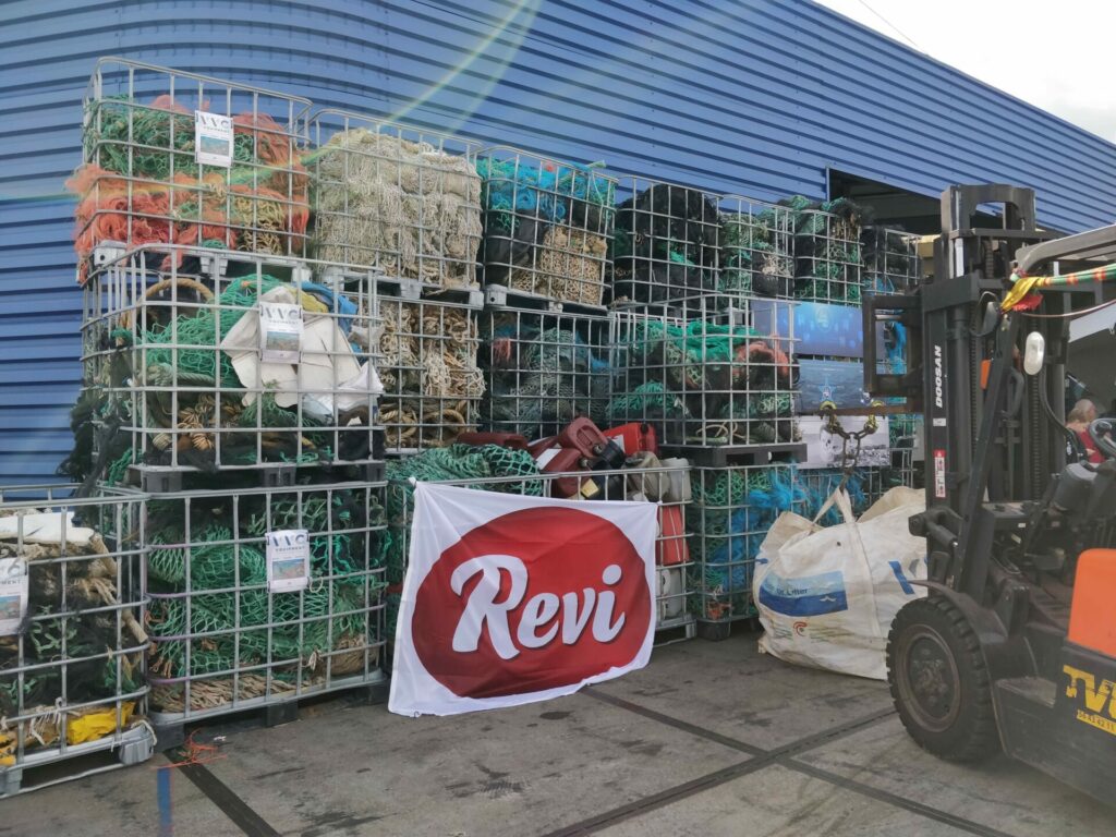 Belgian fishing vessels bring in more and more sea waste for recycling