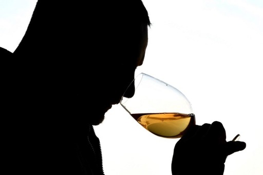 Financial services authority warns of wine investment scam