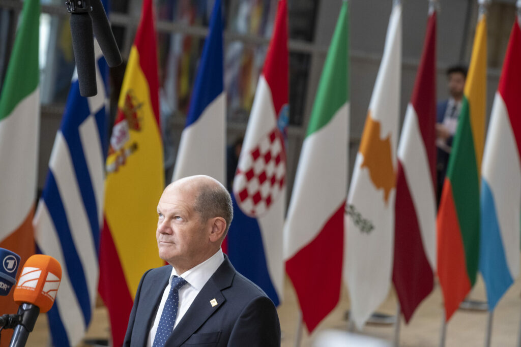 Activists flash breasts at Scholz to demand Russian gas embargo