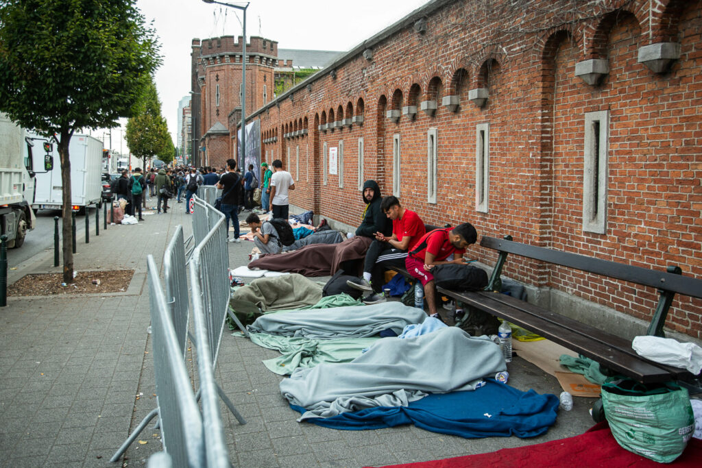 Temporary solution proposed for migrant crisis at reception centre