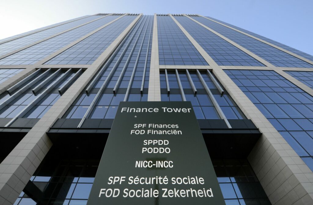 Blunders at FPS Finance prevent firing of tax cheat