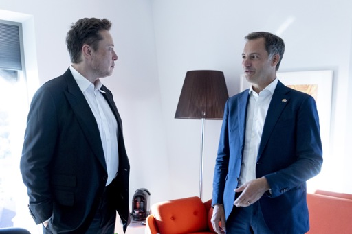 Prime Minister De Croo speaks with Tesla founder Elon Musk