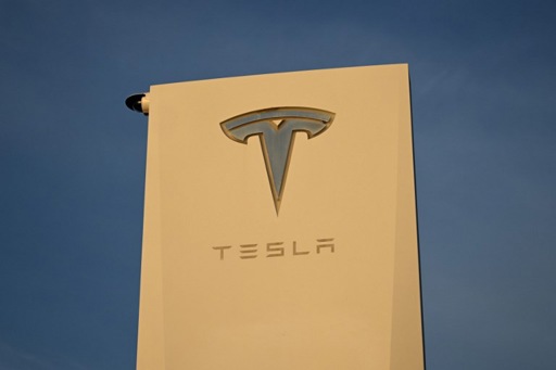 Tesla puts battery factory project in Germany on hold