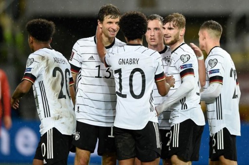German football players receive a €400,000 bonus if they win the World Cup