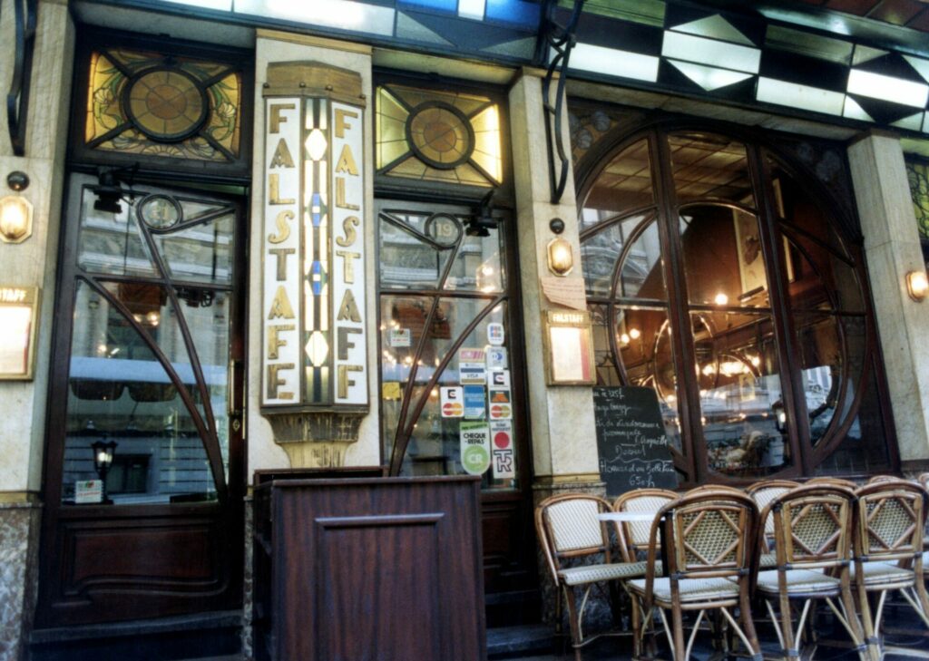 Anderlecht fans donate €7,000 to vandalised Falstaff restaurant
