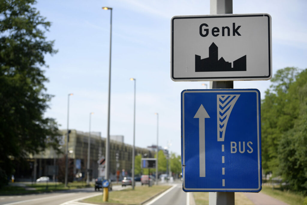 Two people die in Genk following motorbike and bicycle collision