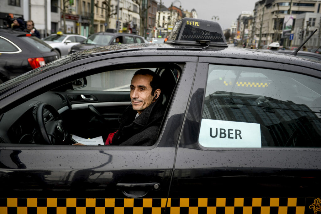 Uber to add traditional taxi drivers to app in Brussels, but neglects existing riders