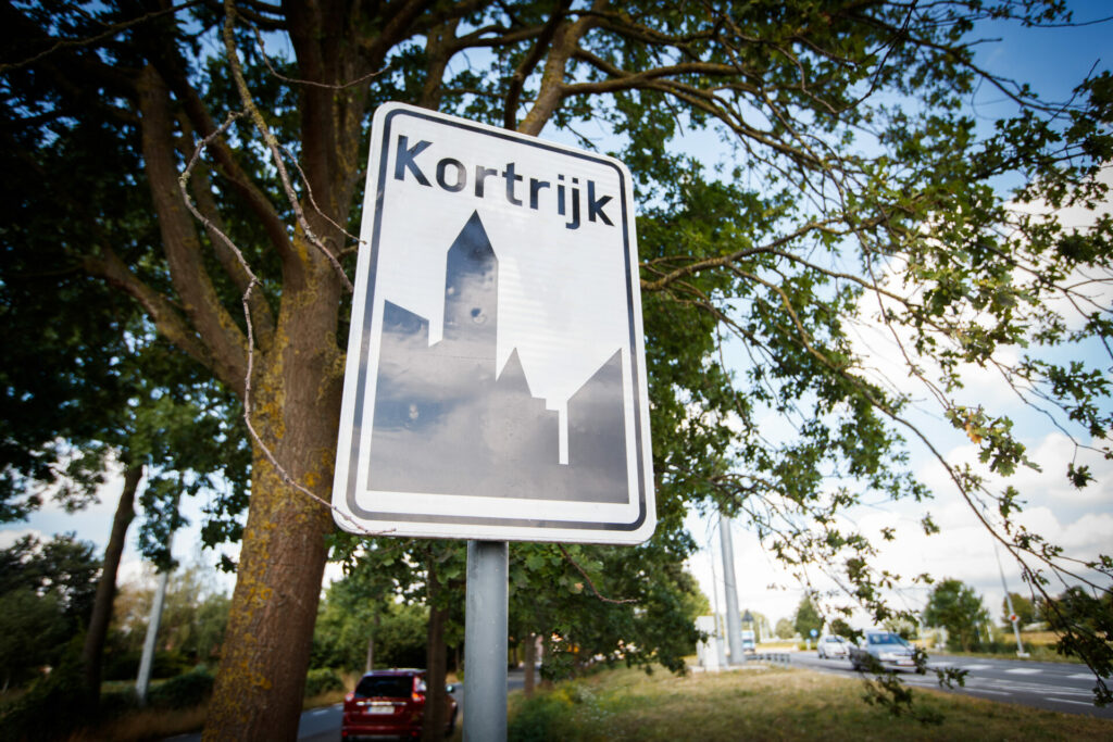 British bomb uncovered during Kortrijk road works
