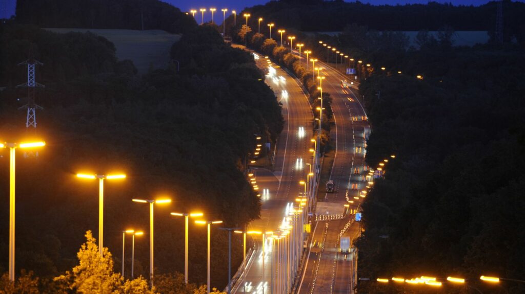 Wallonia to switch off night lighting on motorways from Monday