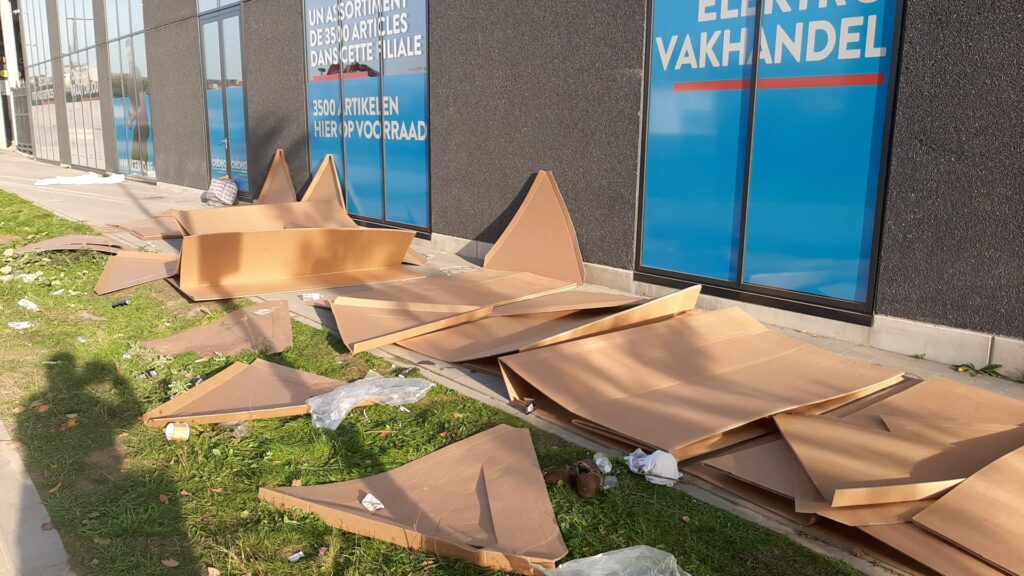 Brussels mayor orders destruction of cardboard tents for underage migrants