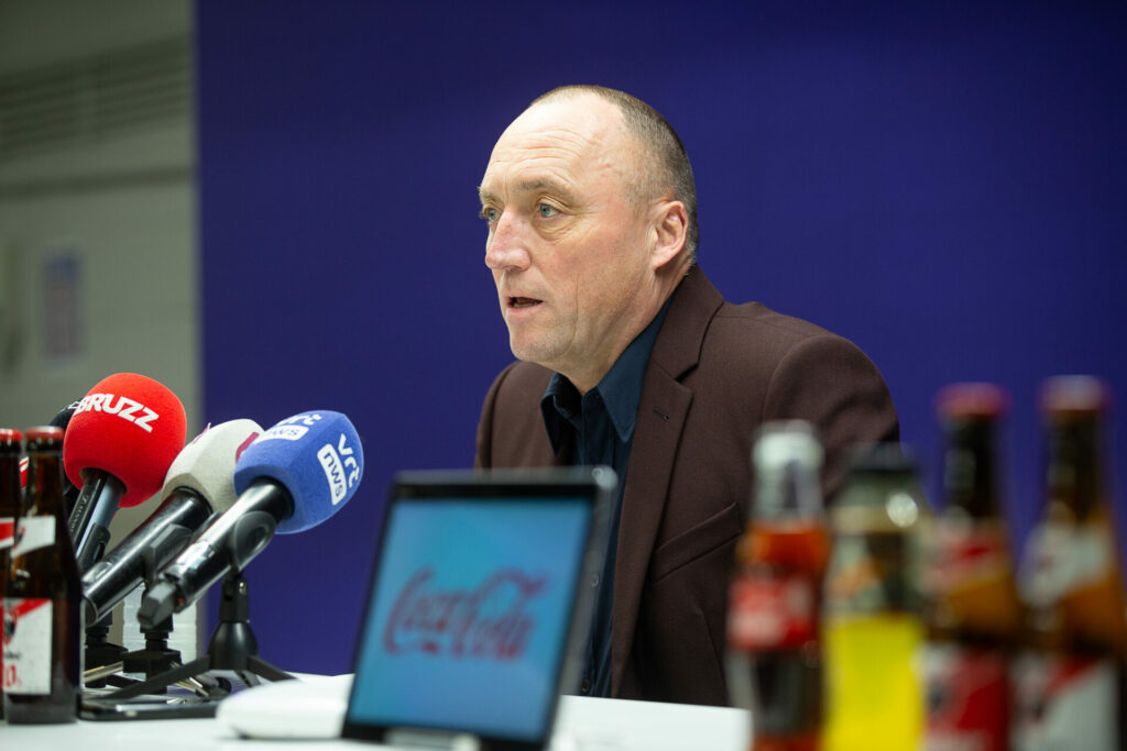 RSC Anderlecht supporters call for president's resignation in open letter