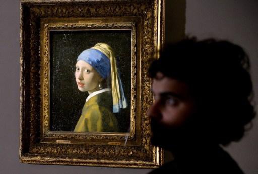 Vermeer painting back on display