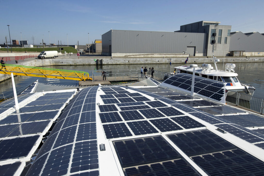 Belgian scientists one step closer to industrial production of hydrogen roof panels