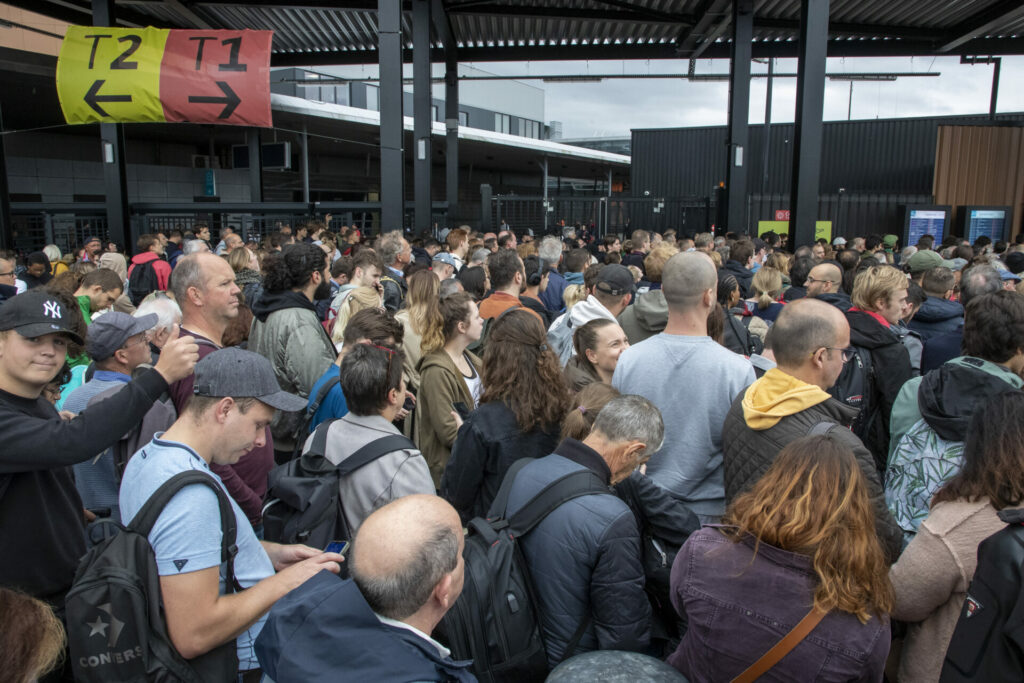 Chaos at Charleroi Airport as security personnel block access in strike action