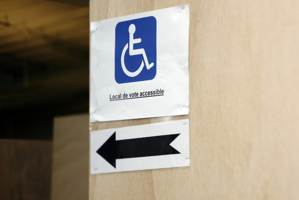 Brussels called on to make all public buildings accessible for disabled