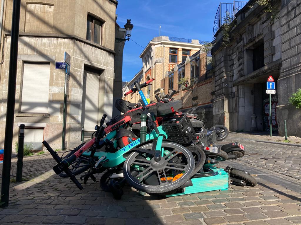 'Anywhere and everywhere': Etterbeek gets tough on badly parked scooters