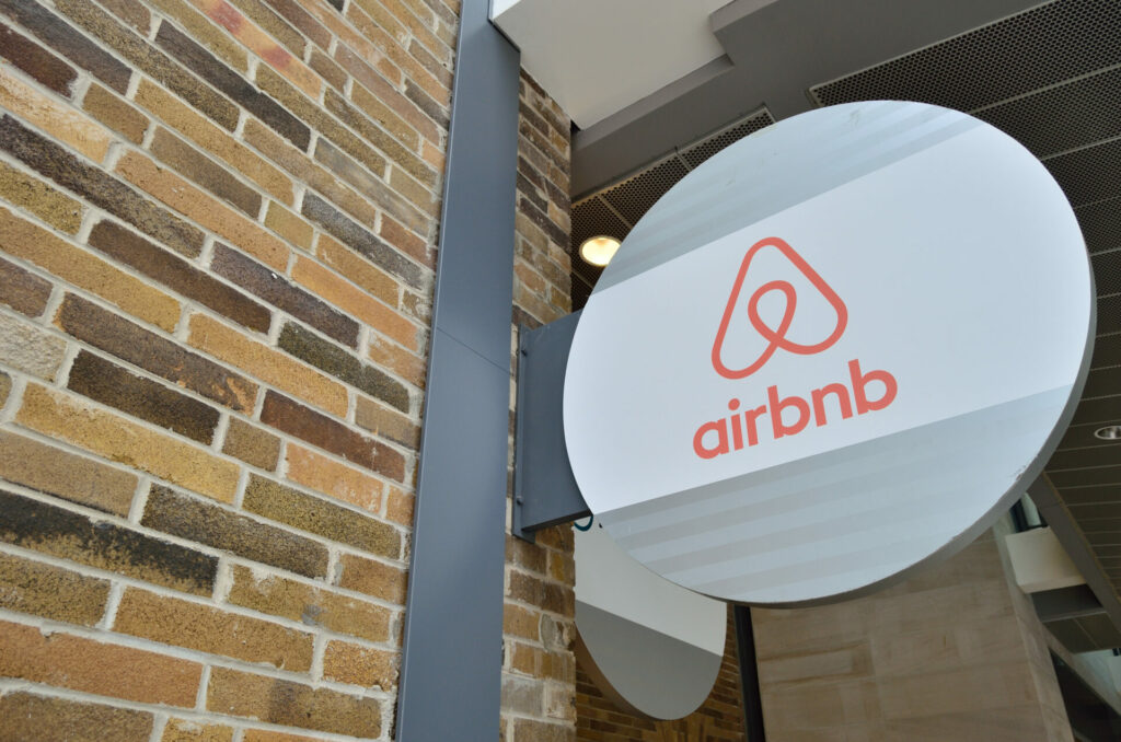 Airbnb hosts in Belgium 'earn up to €4,000 per year'