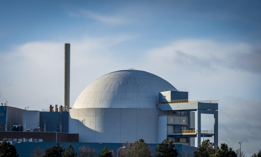 Netherlands to build two new nuclear power plants just across Belgian border