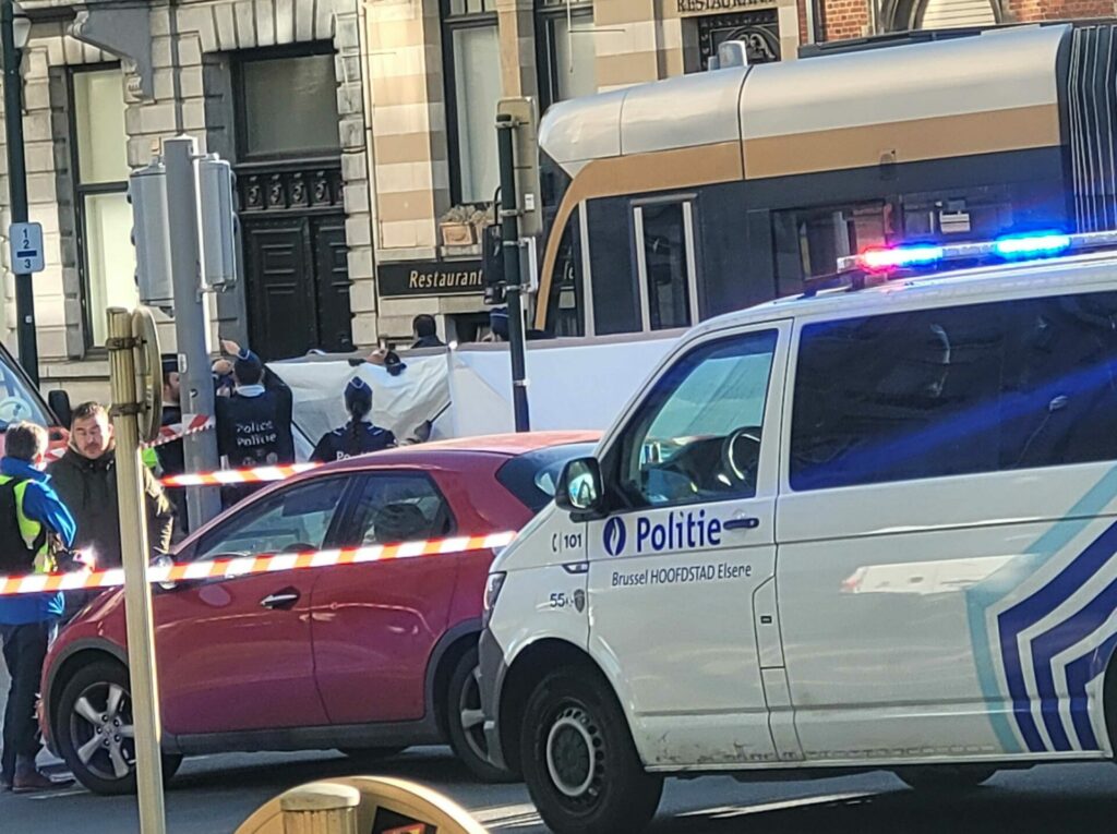 Woman dies after being hit by tram in Ixelles