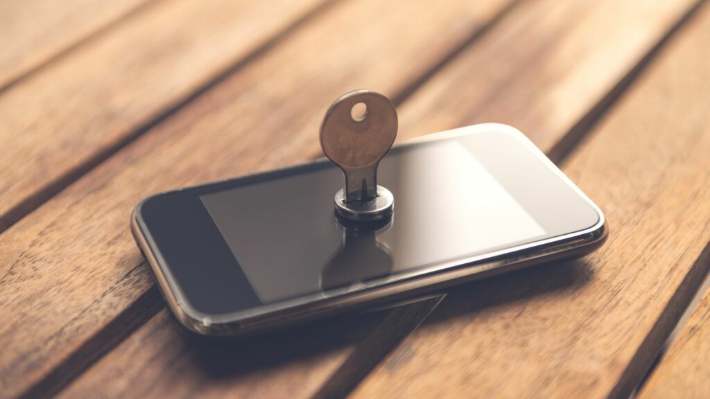 Experts investigate the best way to secure your phone