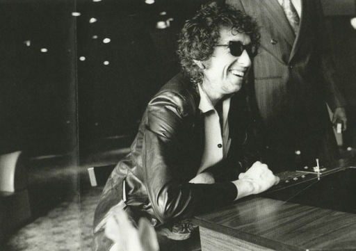 Bob Dylan love letters sold for $670,000