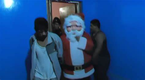 Peruvian Santa and his elves nab unsuspecting drug traffickers