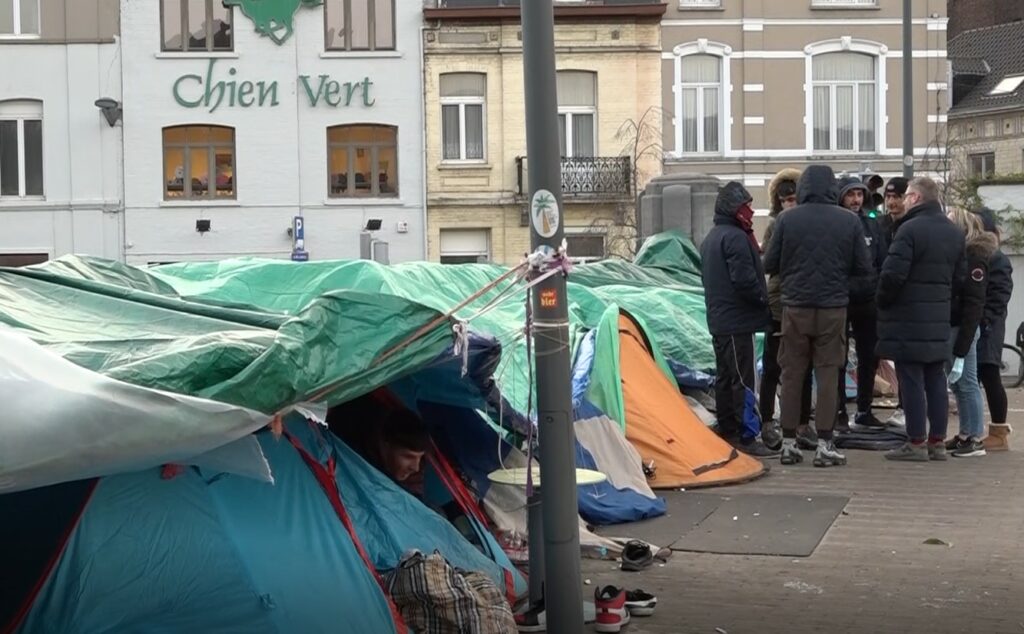 Brussels locals sleep in tents in solidarity with asylum seekers