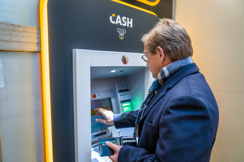 New ATMs installed in 30 Brussels Metro stations
