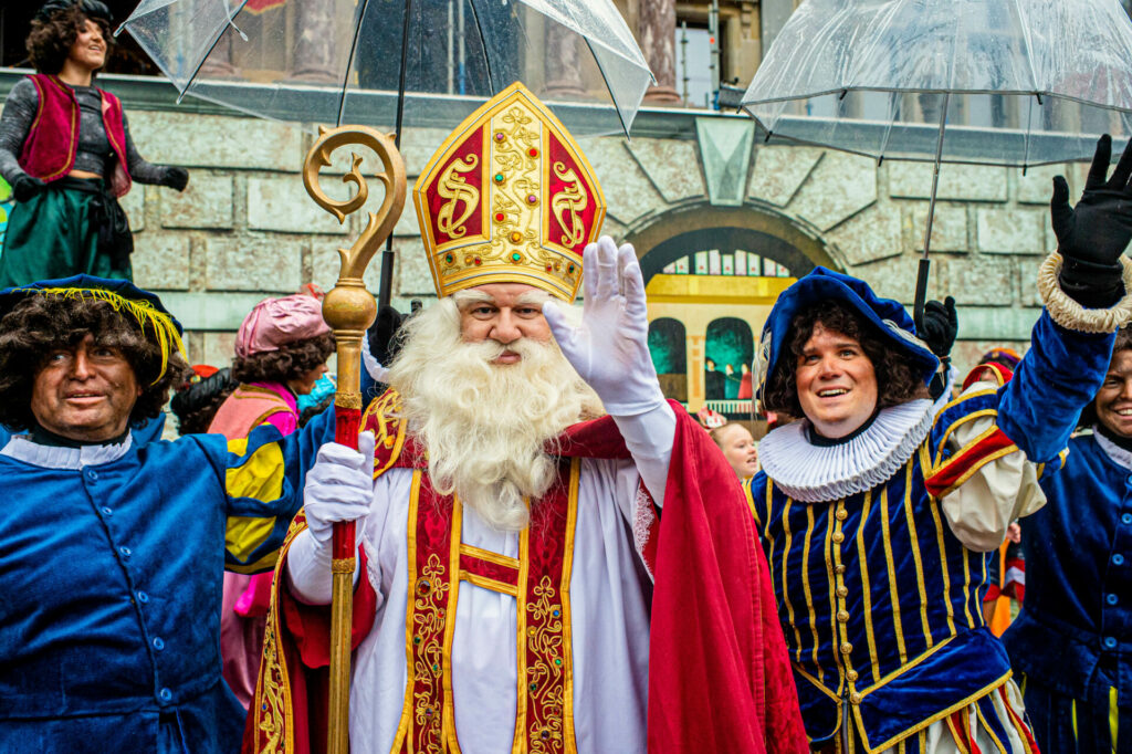 Who is Sinterklaas and how do Belgians celebrate 6 December?