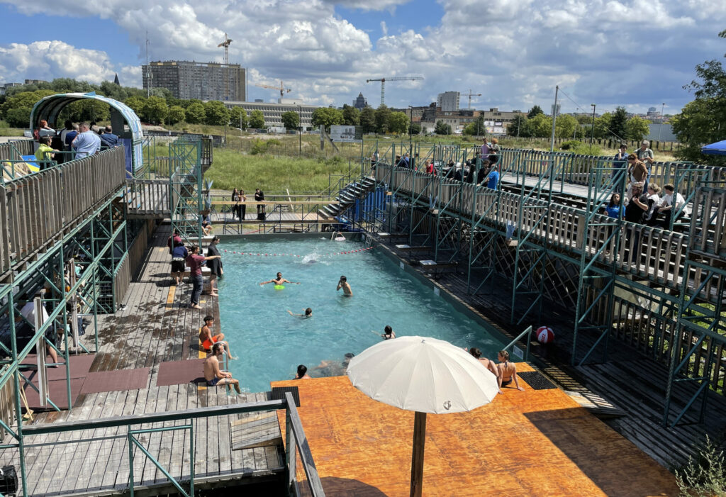 Brussels' open-air pool to open sauna this summer