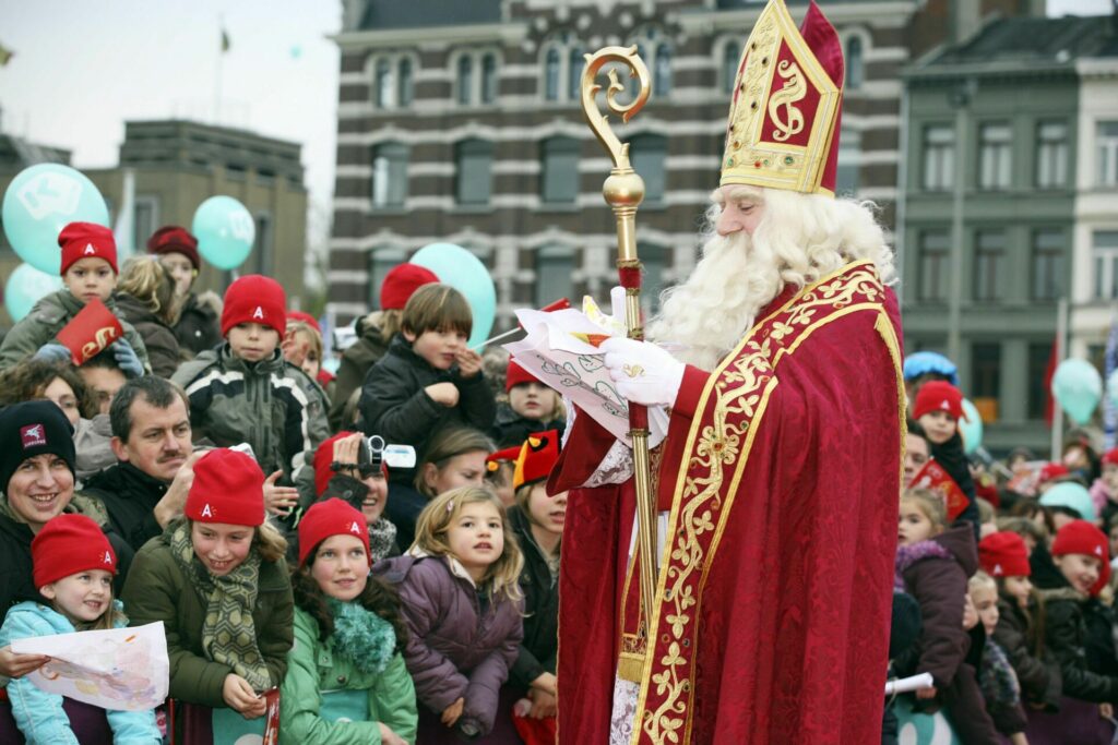 Thousands of letters to Sinterklaas left outside in Brussels city centre