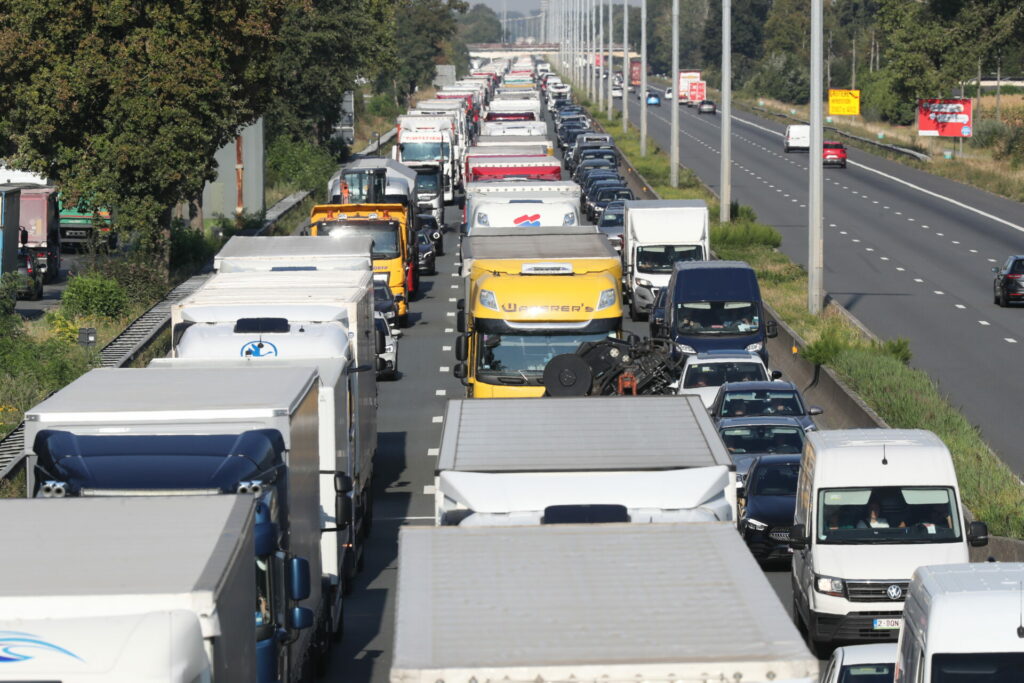 Over an hour of traffic jams in Flanders due to accident