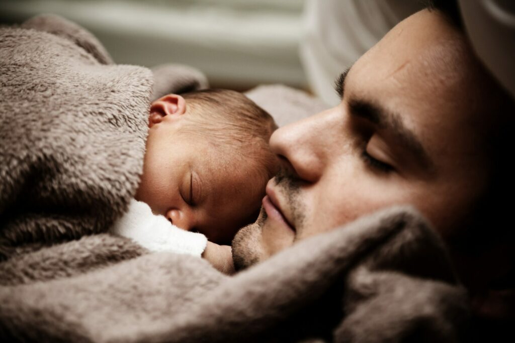 Paternity leave in Belgium increases to 20 days, Family League wants 15 weeks