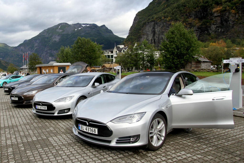 Norway: Almost four in five new cars sold in 2022 were electric in 'world record'