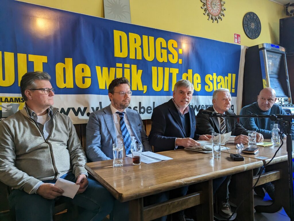 High-ranking police chiefs join Vlaams Belang in calls to deploy army in Antwerp