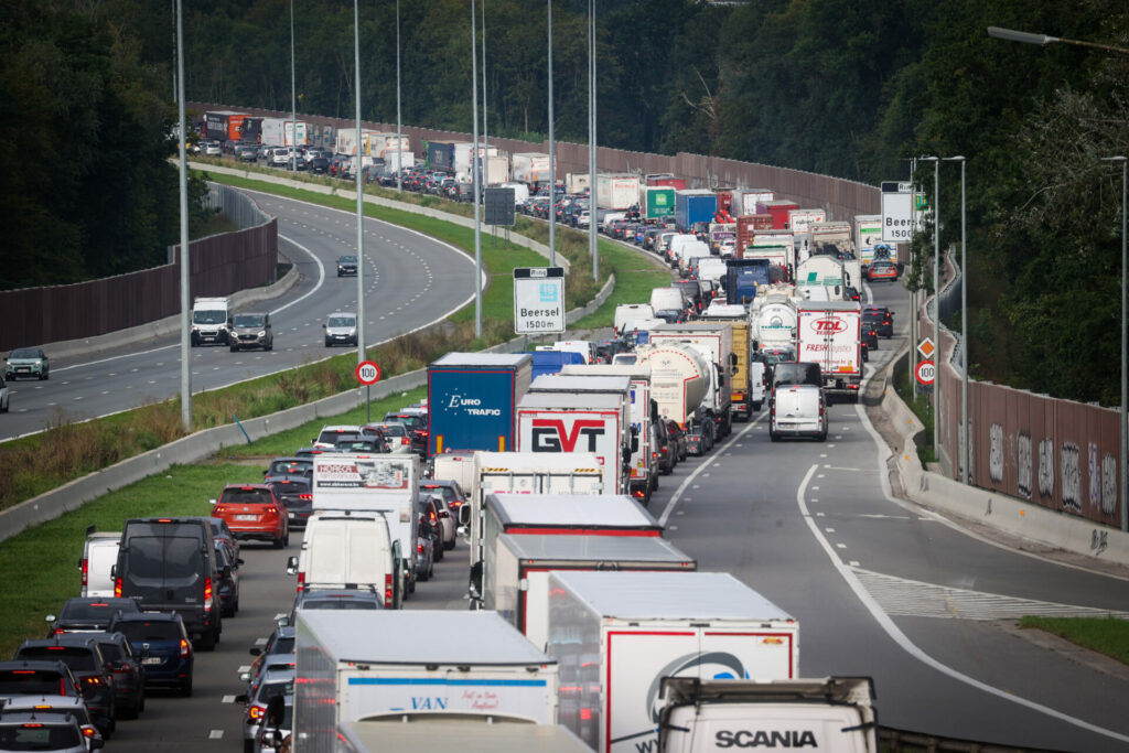 Heavy traffic jams on Brussels ring road on Monday morning
