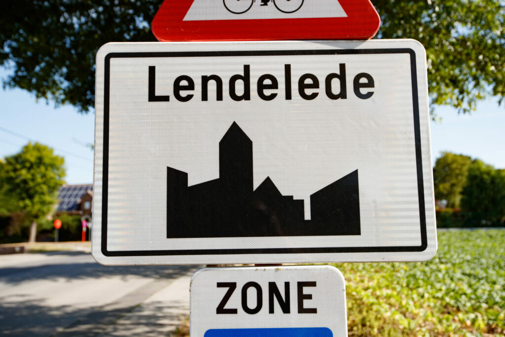 Flemish man faces prison for beating up mother and threatening ex-girlfriend