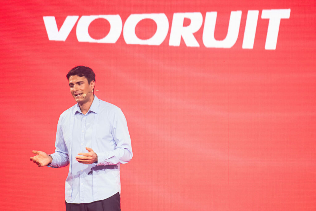Left meets right? Vooruit floats possible alliance with N-VA in 2024