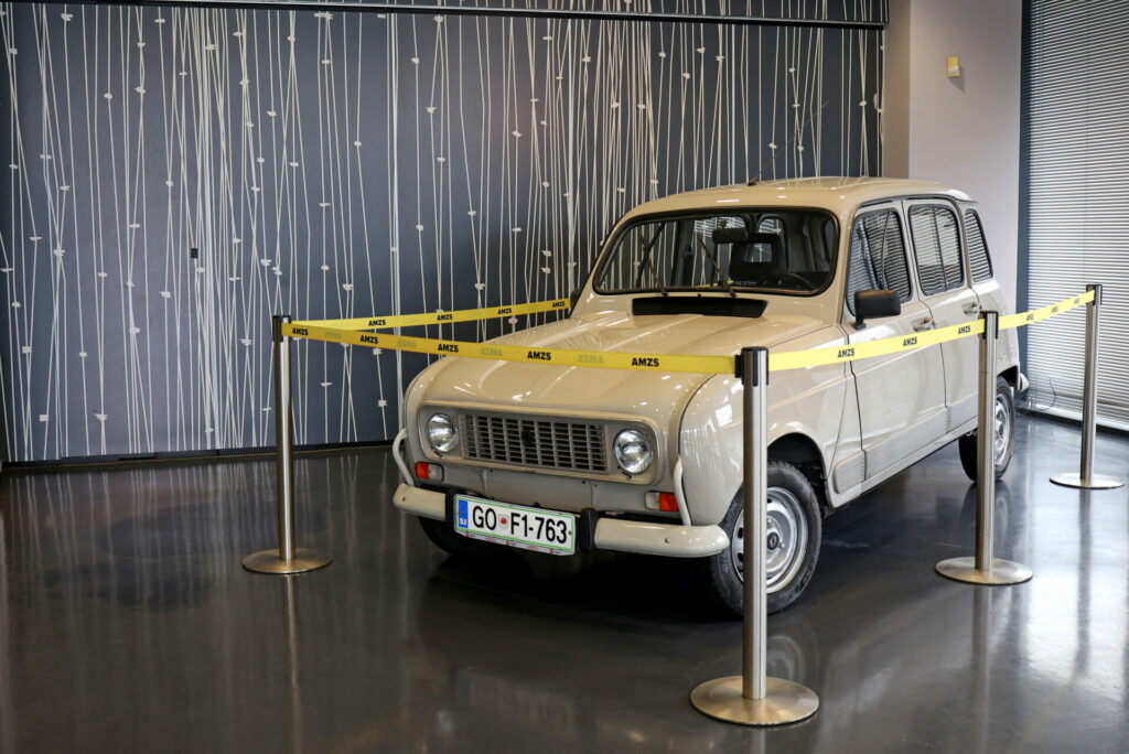 Slovenia's ex-President raises €60,000 from sale of old Renault 4