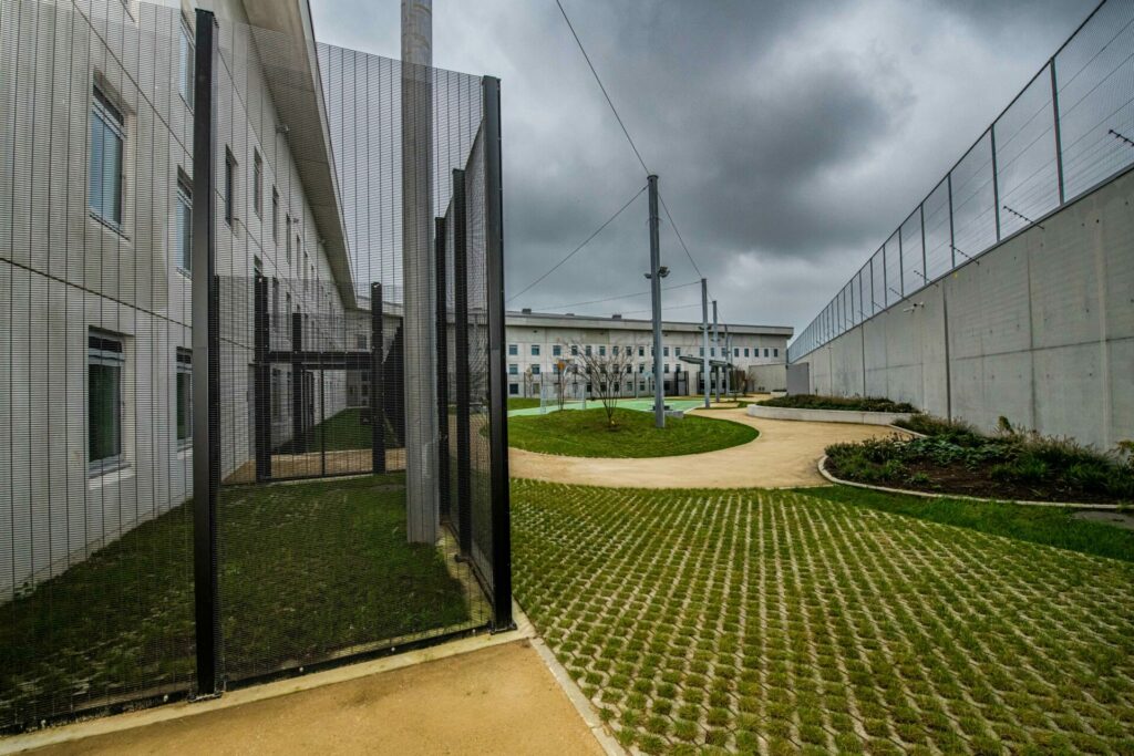 One hundred students test new Dendermonde prison