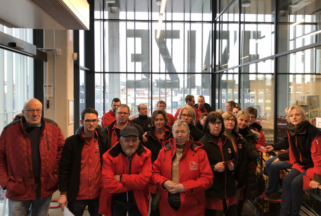 Over 100 Delhaize supermarkets remain closed as staff protest against franchise