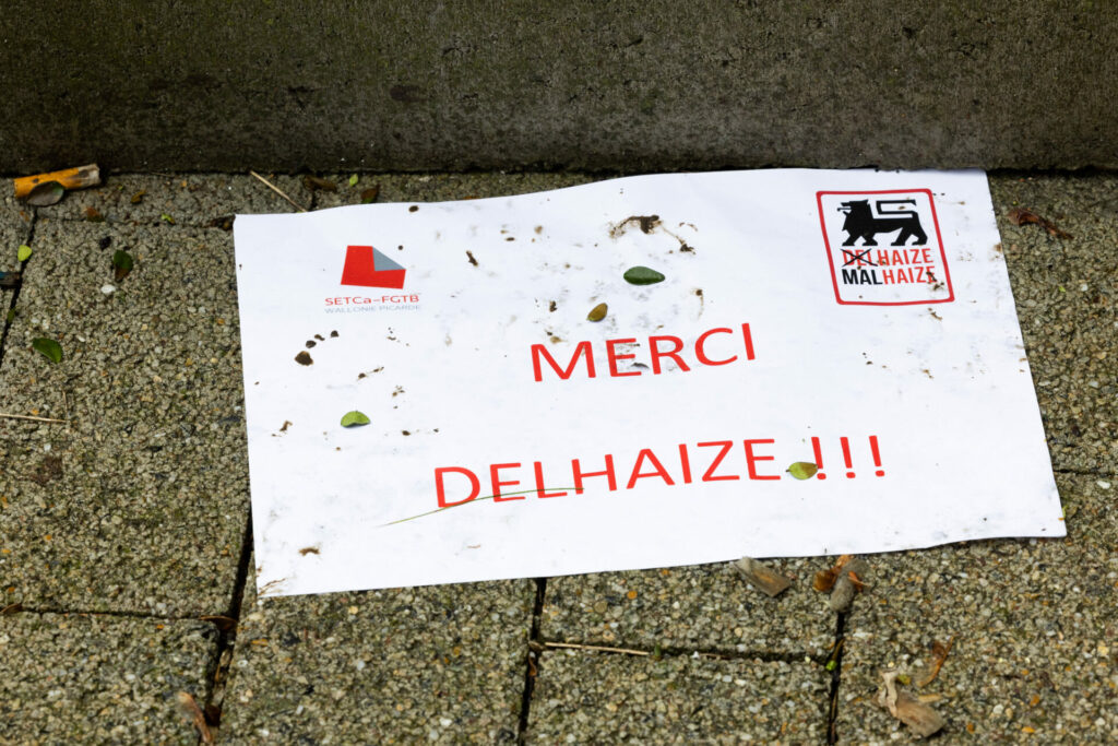 Two Brussels Delhaize supermarkets remain closed on Monday